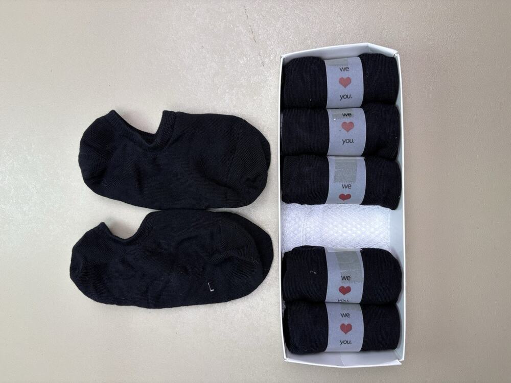 Whisper Deer No Show Grip Socks Black 6 Pair Womens Size 3-6 NIB